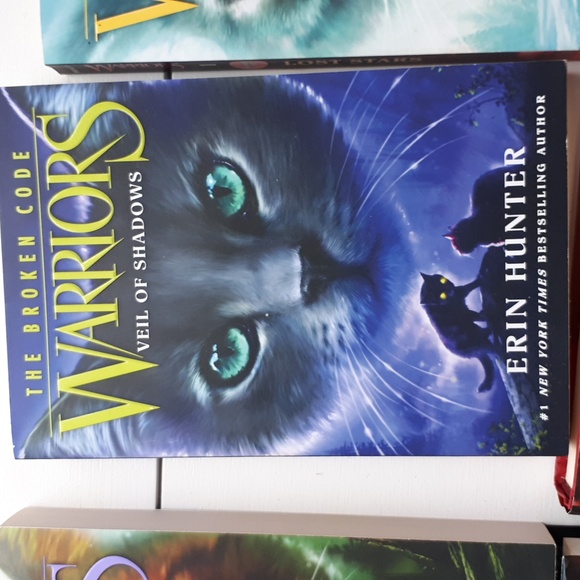 Warrior Cats  The Broken Code. 4 paperbacks and 2 hardcover - Picture 3 of 7